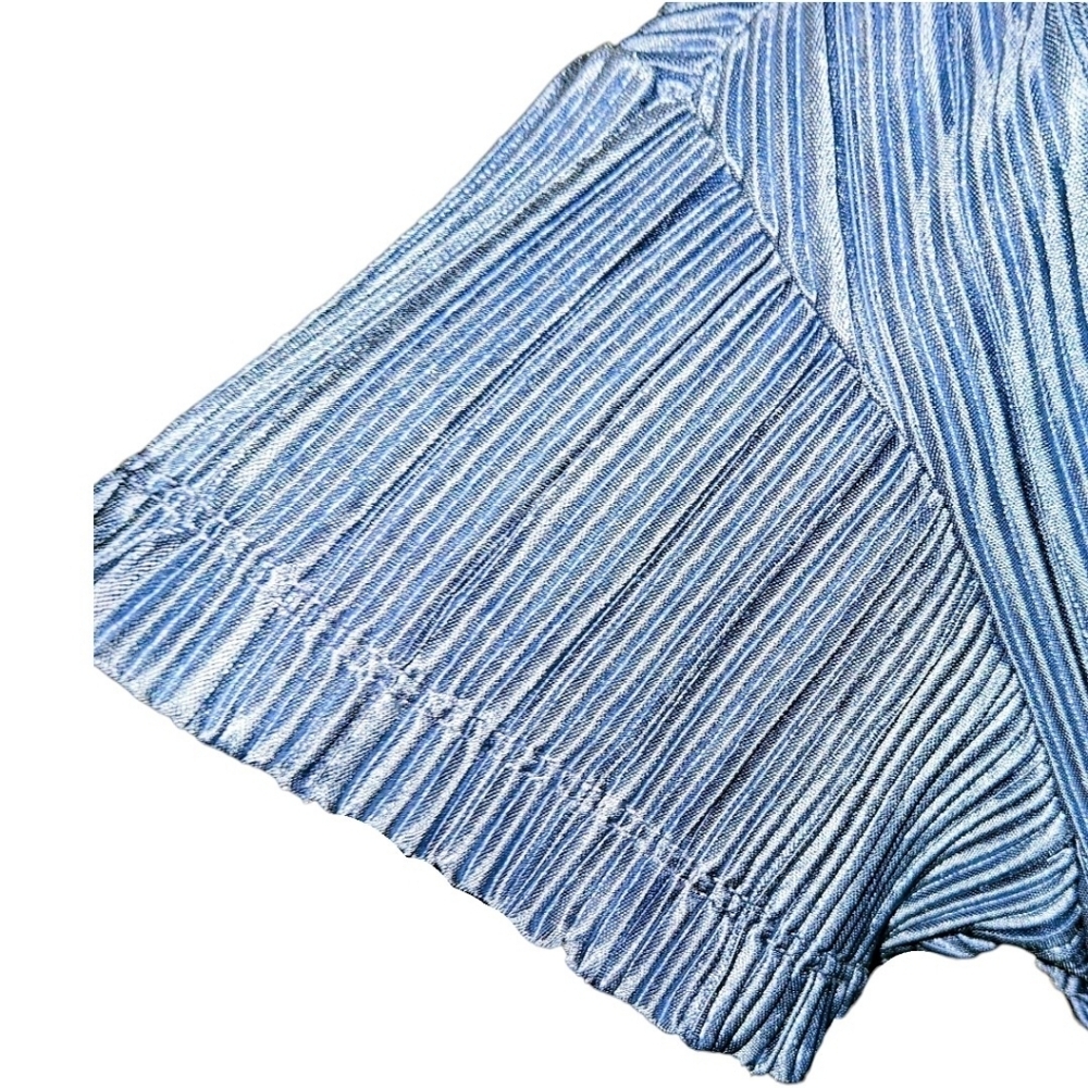 Marc New York S/M Steel Blue Micro Pleated Short Sleeve Subtle Sheen Top - Picture 5 of 12
